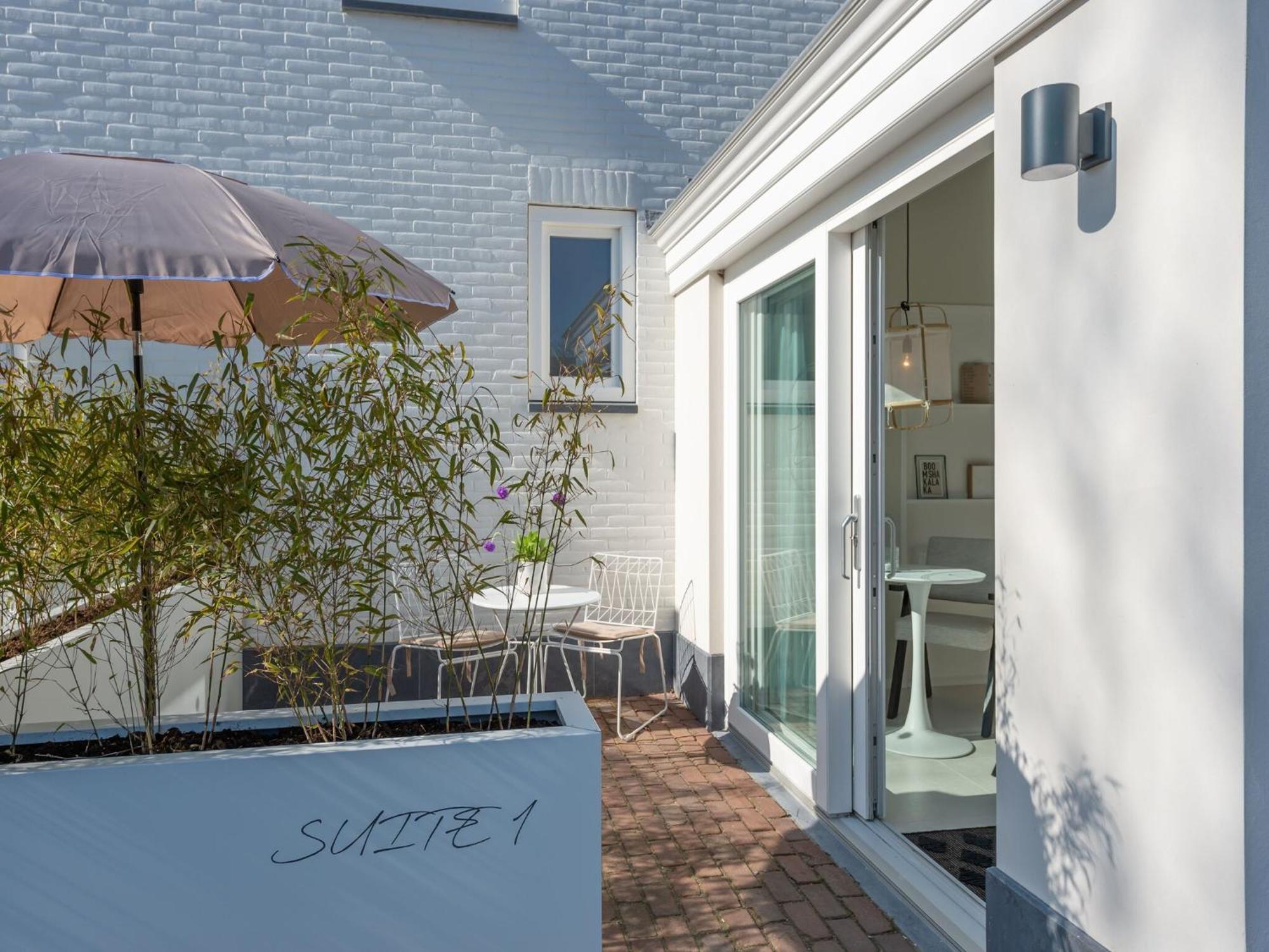 Pleasaing Holiday Home In Oostkapelle Near Centre Exterior photo